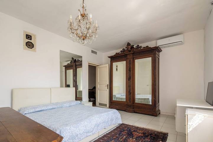 Villa in Piacenza with 4 bedrooms sleeps 8 in Calendasco, Piacenza Province