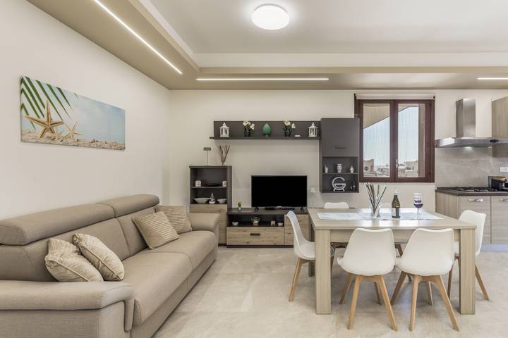 Entire apartment, Apartment 'Naxos Sea View' with Sea View, Wi-Fi and Air Conditioning in Recanati (Sicily), Giardini-Naxos