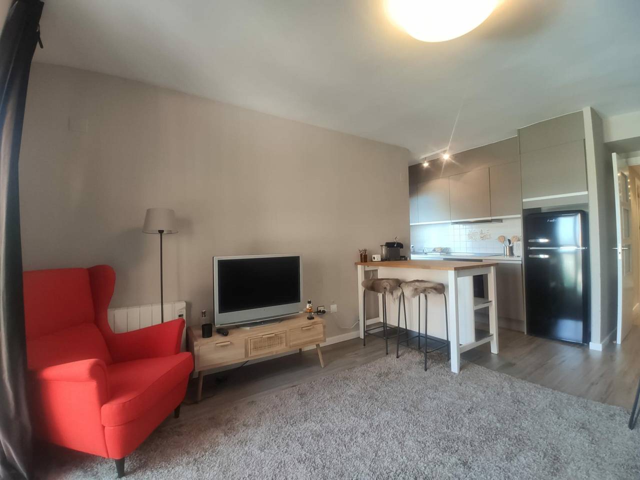 Appartement entier, Bel appartement avec piscine, gym et parking, proche centre de Jaca in Jaca, Pyrénées espagnoles