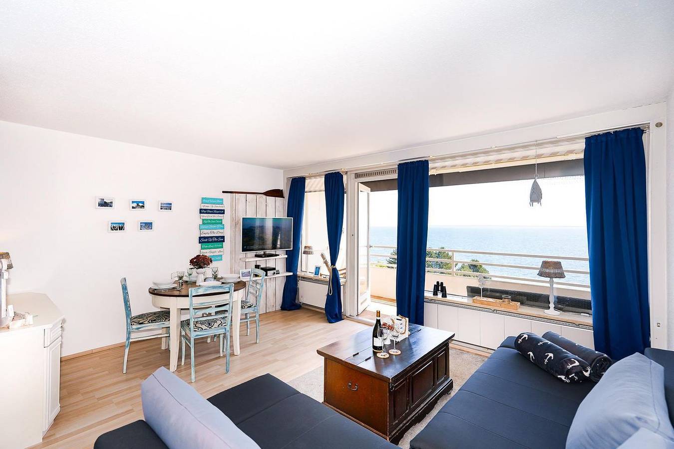 Ganze Wohnung, Ferienwohnung Wogenliebe. Gemütliches Ferienapartment mit Blick auf die Ostsee in Sierksdorf, Ostholstein