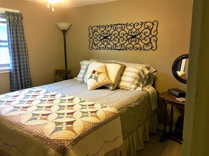 Cottage for 6 people, with yard, with pets in Lake Erie