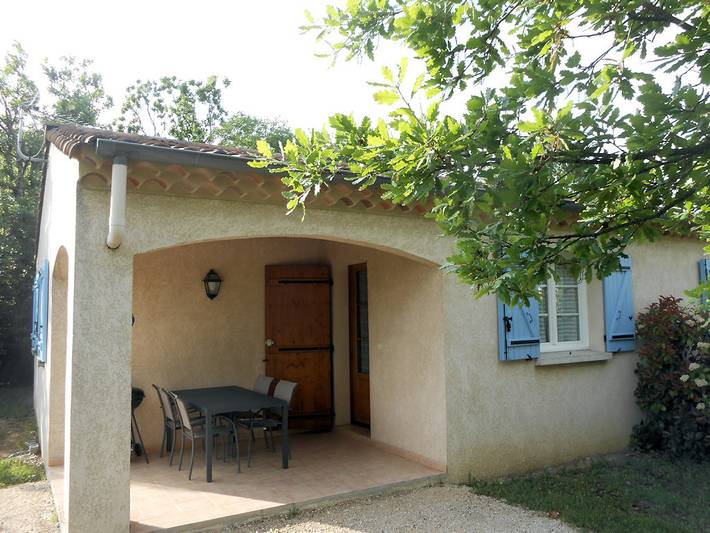 Gîte pour 4 personnes, avec terrasse ainsi que piscine et jardin, animaux acceptés en Ardèche - 3