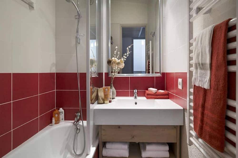 Appartement entier, A 50 m des pistes, Appartement 2 pièces avec garage en sous sol in La Tania, La Perrière