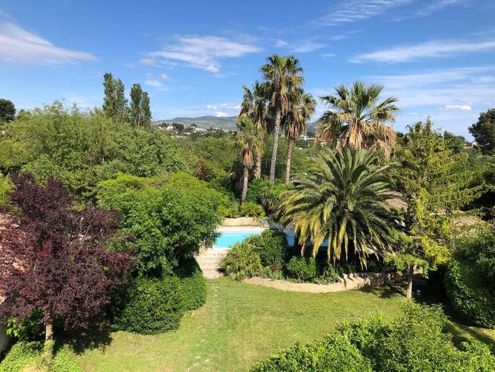 Villa for 18 people, with Terrace and Garden as well as Pool in Marseille