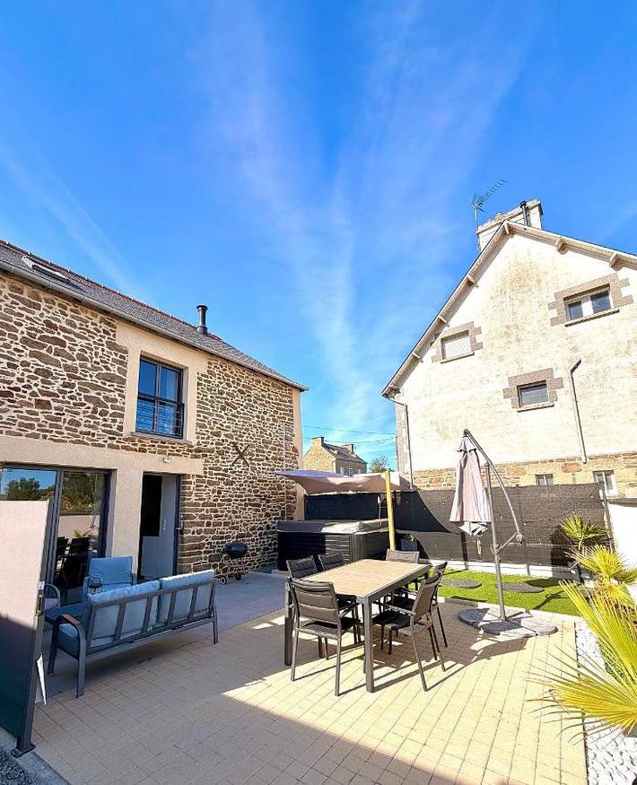 Location de vacances pour 4 personnes, avec jacuzzi ainsi que terrasse et sauna, animaux acceptés à Saint-Hélen