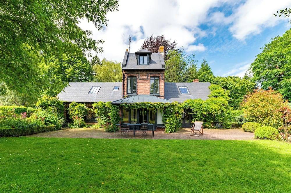 Charming Normandy cottage with large garden, sheltered from the wind and 10' from the sea in Luneray, Región de Dieppe