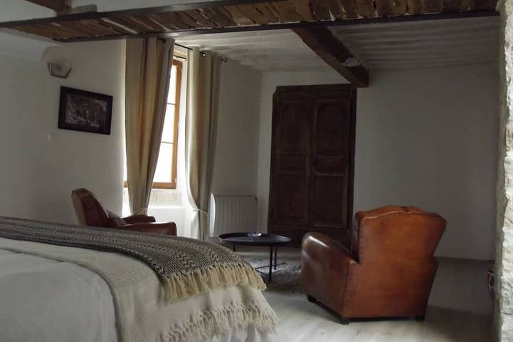 Ferienhaus für 4 Personen, mit Terrasse und Garten in Sault - 2