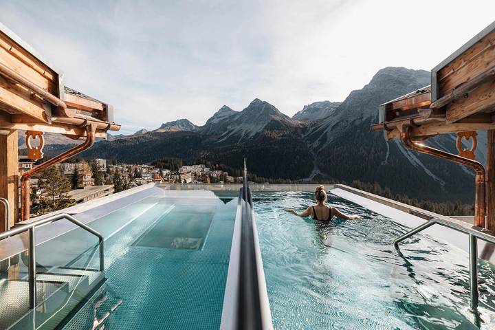 Hotel für 4 Personen, mit Pool und Ausblick sowie Sauna und Balkon, kinderfreundlich in Arosa