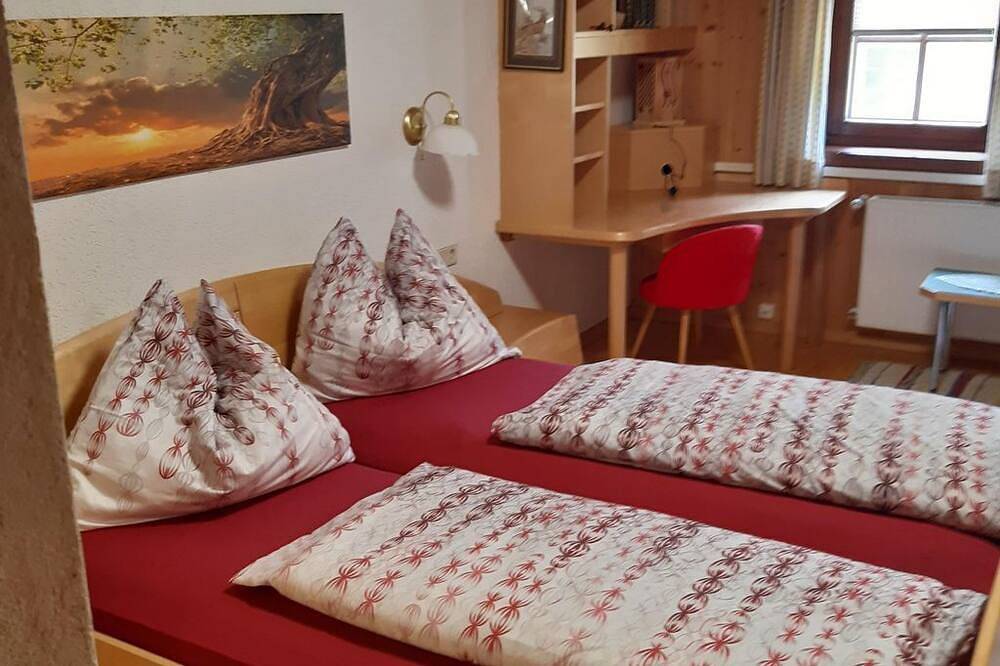 Ganze Wohnung, Poltlhof - Doppelzimmer, Dusche und Bad, Wc, Bergseite in Reichenau (Österreich), Nockberge