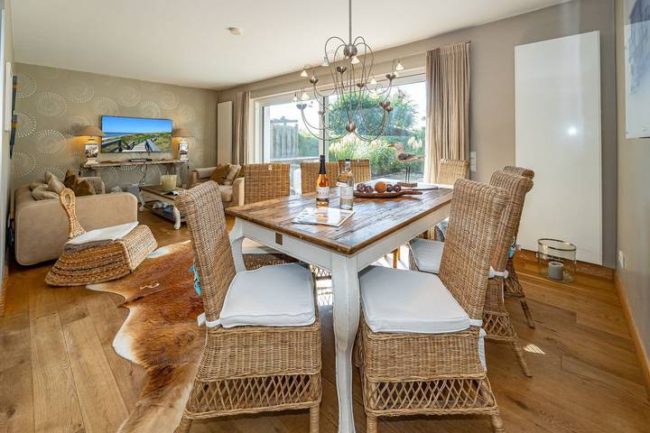 Traumhaftes Ferienhausteil mit Garten und Sauna im Süden von Westerland. in Westerland, Sylt (Gemeinde)