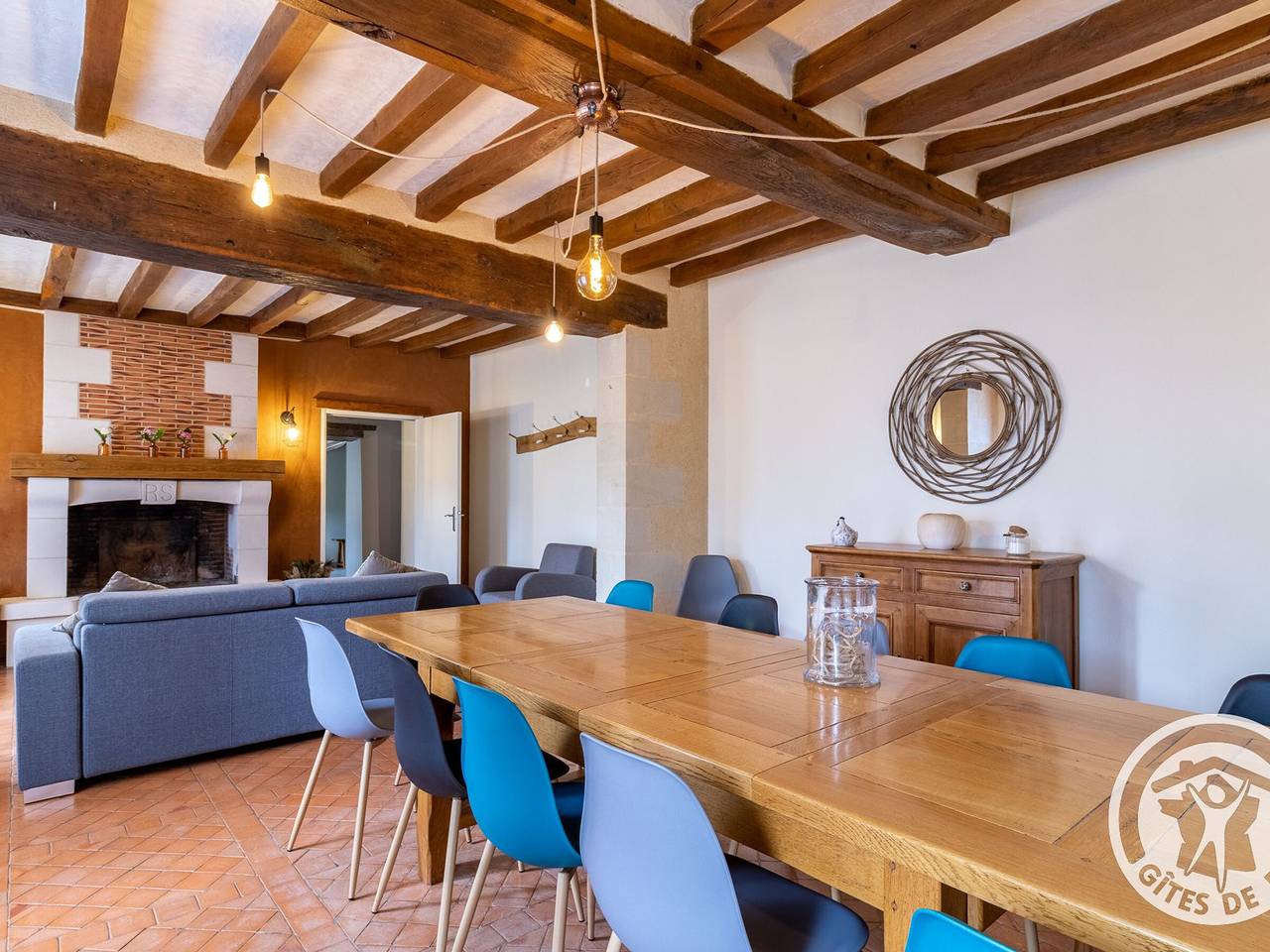 Gîte de groupe avec salle de jeux, jardin 4000m², proche forêt de Chandelais et Zoo de la Flèche in Bocé, Vallée de la Loire