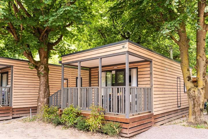 Camping für 4 Personen, mit Pool in Italienische Riviera