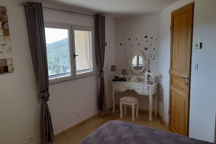 Location de vacances pour 6 personnes, avec balcon et jardin à Claviers - 4