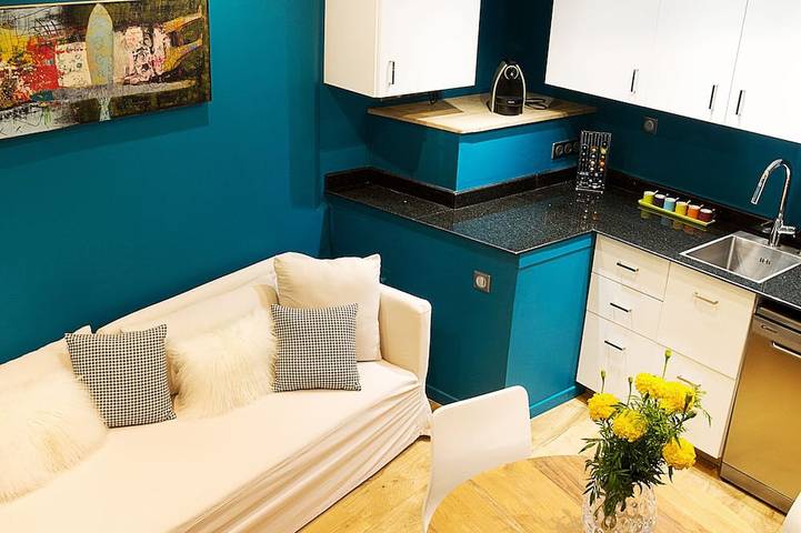 Entire apartment, Newly renovated Lourmarin luxury apartment. in Lourmarin, Parc naturel régional du Luberon