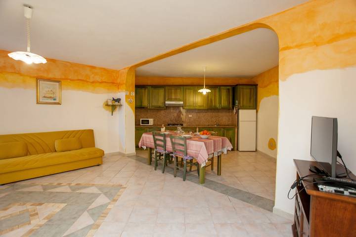 Ganze Wohnung, Ferienwohnung "Alloro" mit Terrassen und Wlan in Sos Alinos, Orosei
