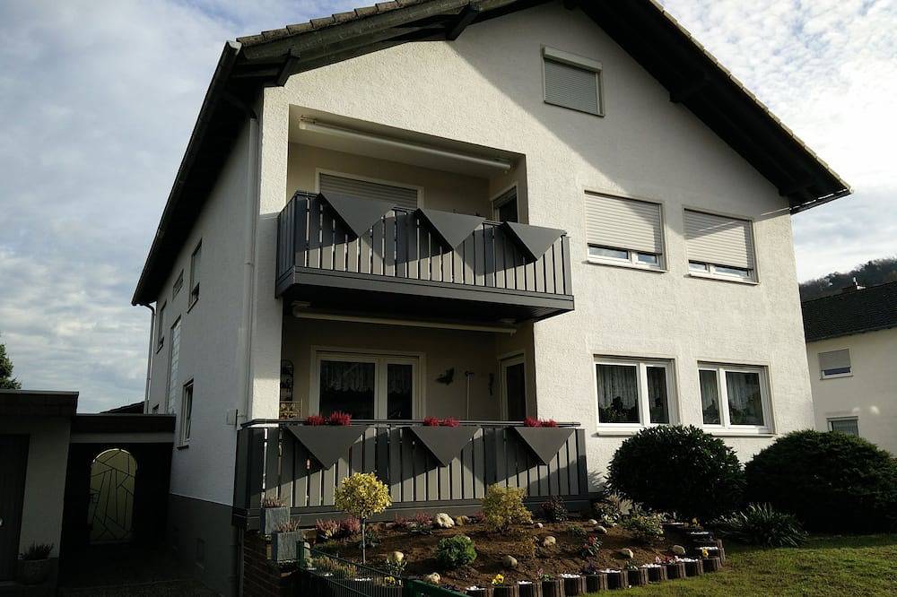 Ganze Wohnung, 110 qm, max. 6 Personen, ruhige Lage, verkehrsgünstig in Landstuhl, Saar-Nahe-Bergland