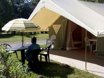 Camping pour 4 Personnes dans Celles-sur-Plaine, Vosges, Photo 1