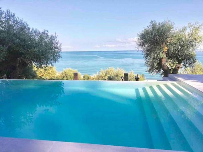 Casa vacanza per 8 persone, con Vista oceano e Balcone/Terrazza nonché Giardino a Castel di Tusa
