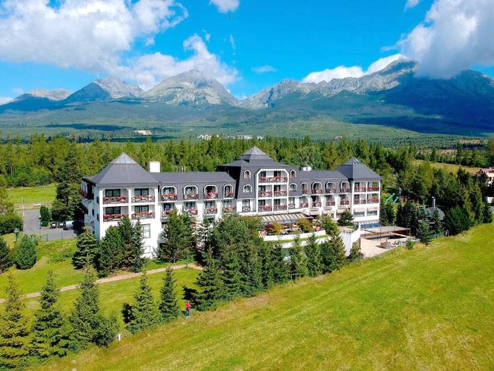 Hôtel pour 10 personnes, avec piscine et jacuzzi ainsi que sauna et jardin
