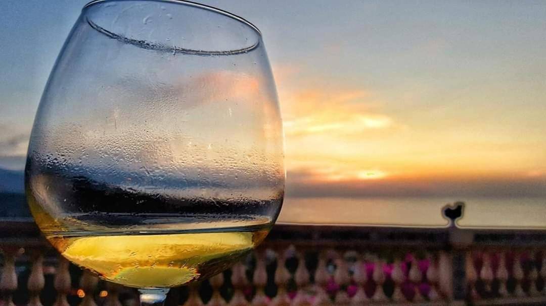 Deluxe Triple Room in Santo Stefano di Camastra, Provincia di Messina