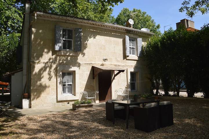 Gîte pour 8 personnes, avec jardin et terrasse, animaux acceptés