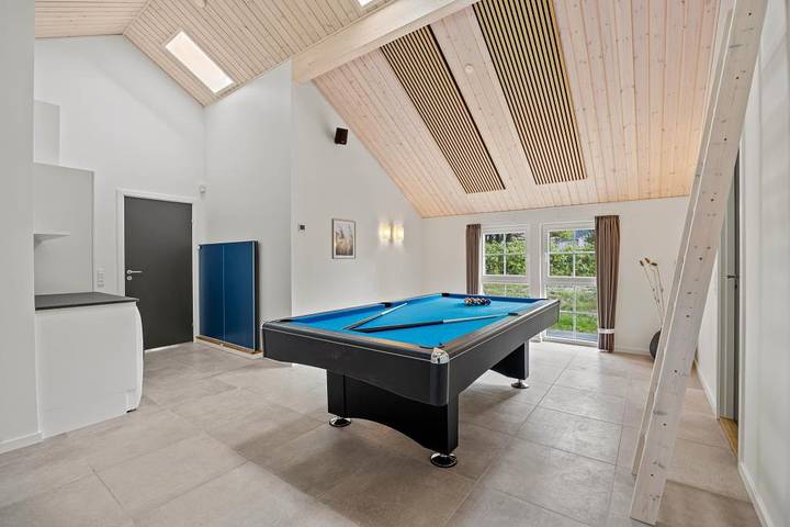 5-star holiday home with swimming pool, outdoor hot tub and steam room in Blavand, Varde Region