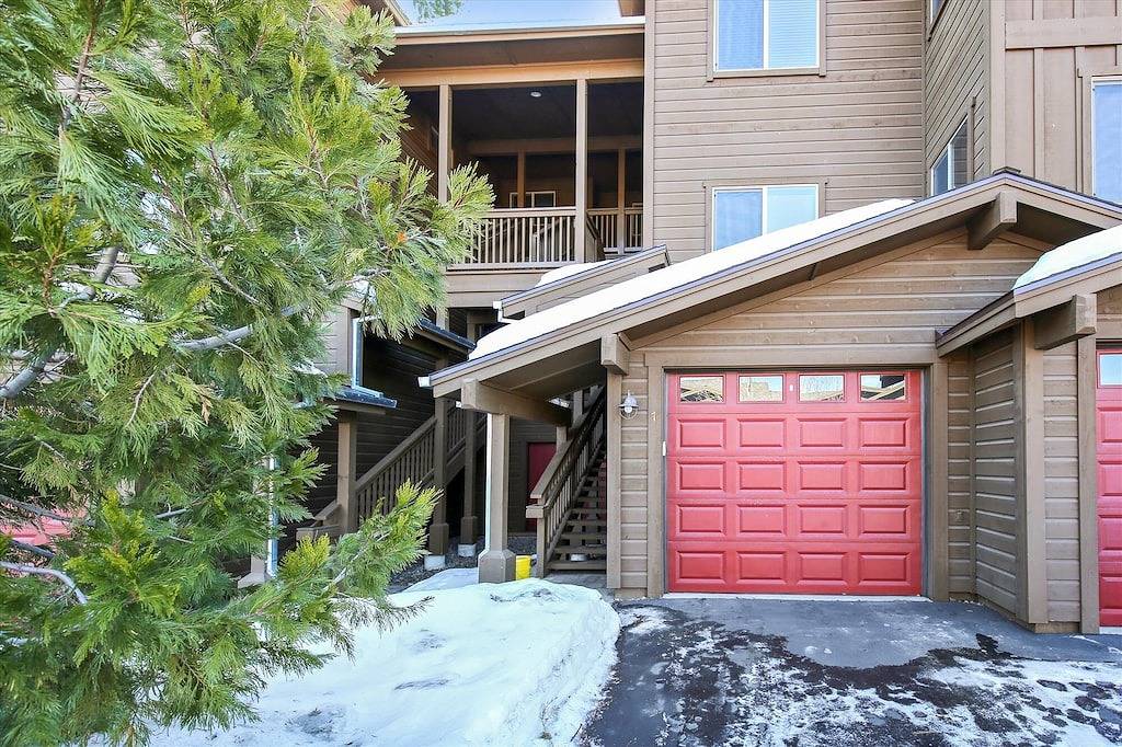 Ganze Wohnung, Neue Auflistung!! Boulders Community mit Fitnessraum, Whirlpools, Pool und mehr. Perfekte Lage zu Skigebieten und allen Wintererholungen! Perfekt für eine Familie oder eine große Gruppe von Freunden. in Truckee, Donner Lake