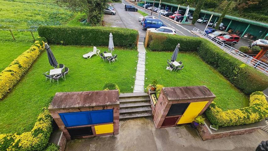 Casa de huéspuedes para 2 personas, con jardín además de balcón y vistas - 1