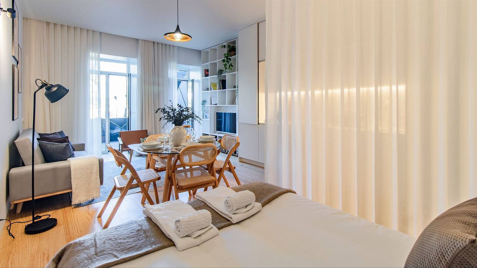 Ganze Wohnung, Almada 551 - 1.2 w/ Ac and balcony by Lovelystay in Cedofeita, Porto
