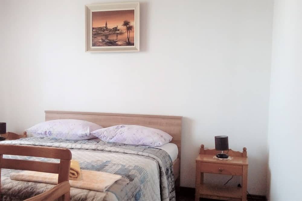 En-suite Zimmer Ana °3 mit Gemeinschaftsküche, Wlan in Krk Stadt, Krk