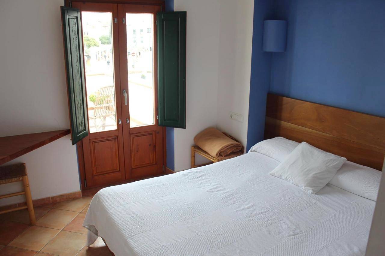 Hostal Cristina in Platja del Port d'Alguer (Cadaques), Cadaqués