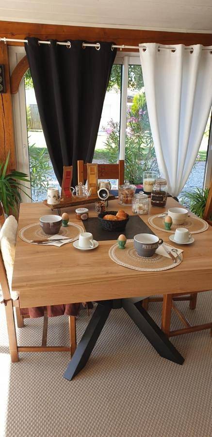 Location de vacances pour 2 personnes, avec jardin et terrasse à Gray - 2