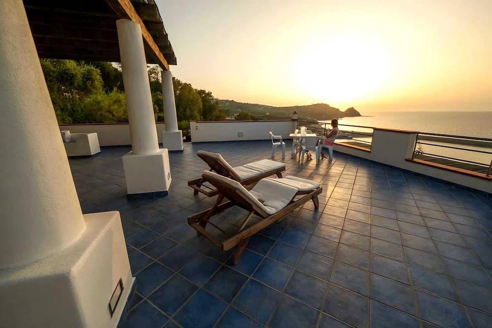 Appartamento intero, Appartamento vista mare - La terrazza esclusiva sulle Isole Eolie in Scafa, Provincia di Messina