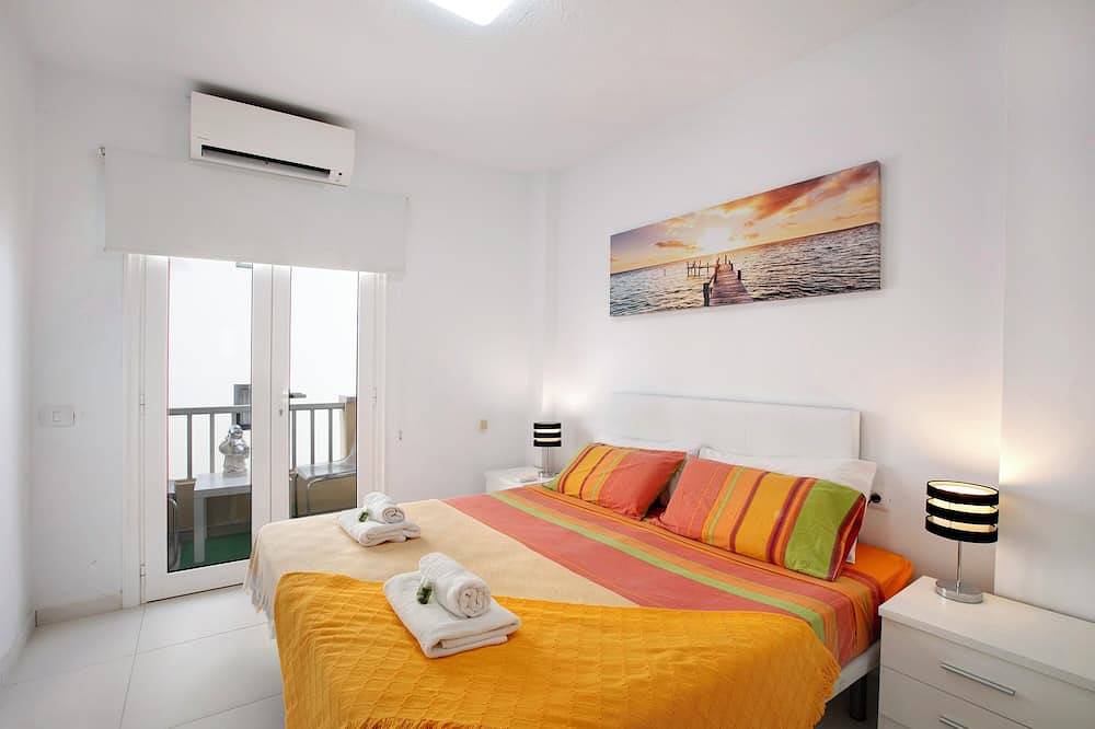 Vacation Home 'Bonamar' with Sea View, Wi-Fi and Air Conditioning in Playa de las Américas, South Tenerife