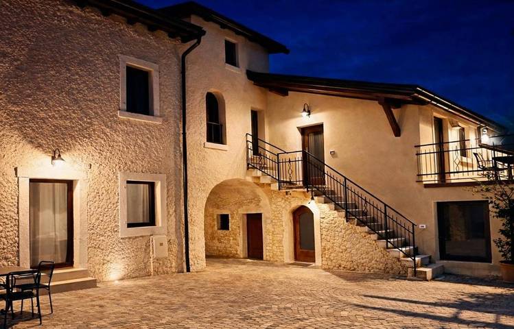 Casa vacanza per 6 persone, con balcone e panorama nonché piscina, adatto a famiglie con bambini a Affi