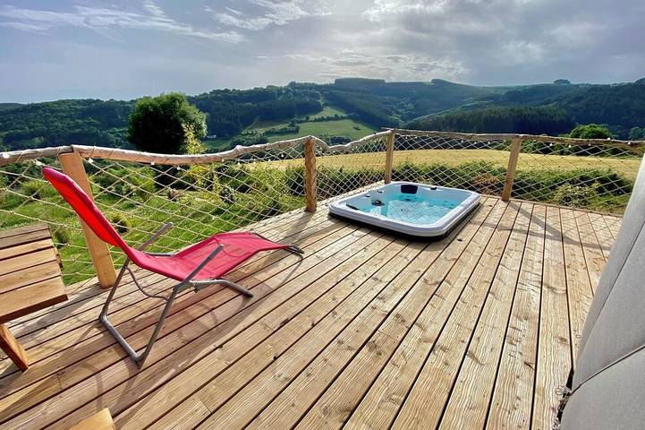 Cabane en bois pour 4 personnes, avec jardin ainsi que terrasse et jacuzzi dans l' Aveyron - 3