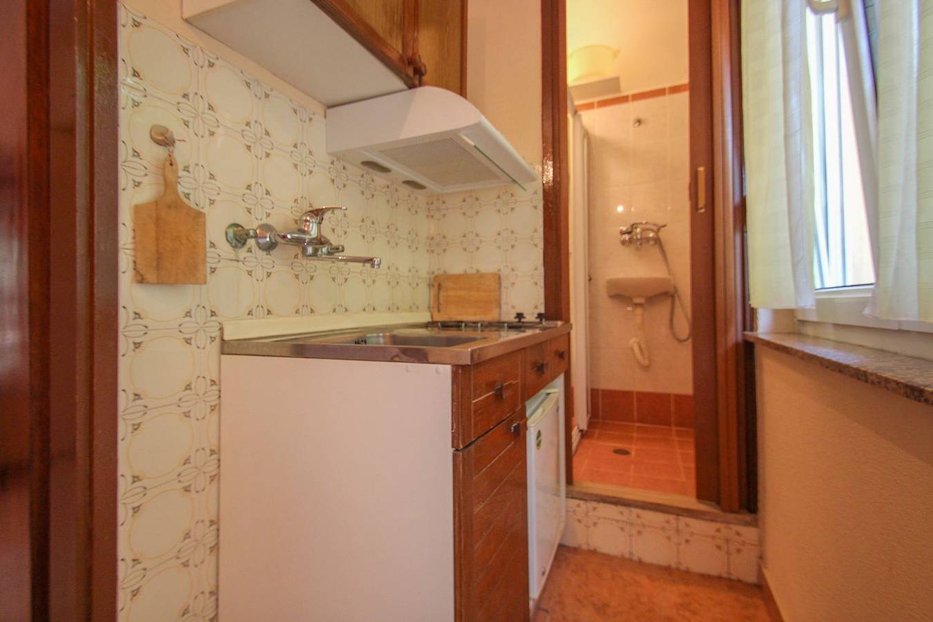 Entire apartment, Preiswertes Apartment nur 400 Meter zum Strand mit Terrasse, Grill, Wifi in Umag, Umag Region