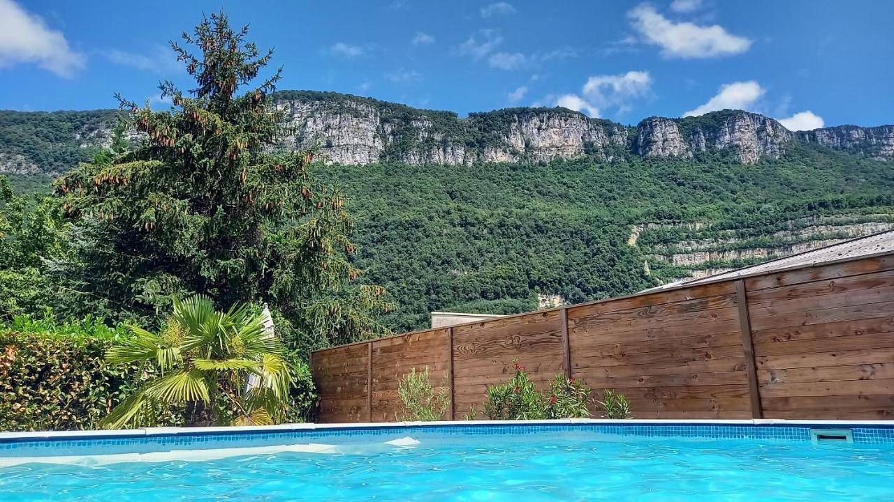 Maison avec piscine entre Chartreuse et Vercors in La Buisse, Isère