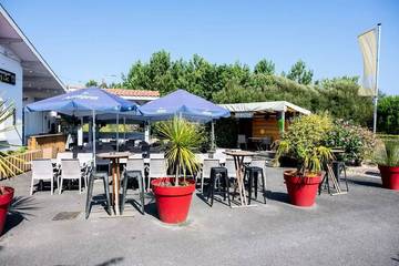 Camping pour 8 Personnes dans Parentis-en-Born, Côte d’Argent, Photo 1