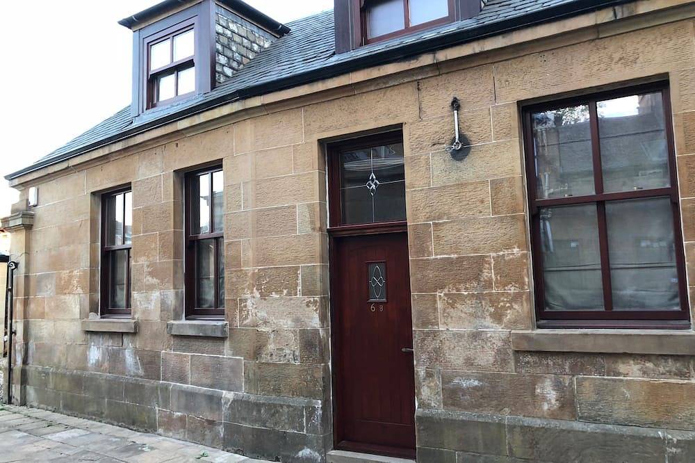 2-Bed Cottage, Sleeps 4, 10 mins to Glasgow Centre in Glasgow, Greater Glasgow and Clyde Valley