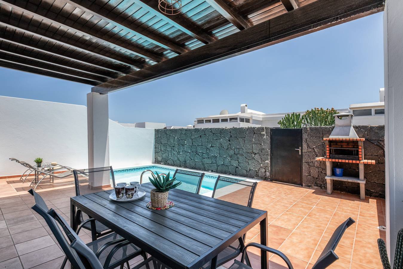 Ferienvilla 'Vera' mit Bergblick, privatem Pool und Wlan in Playa Blanca, Yaiza