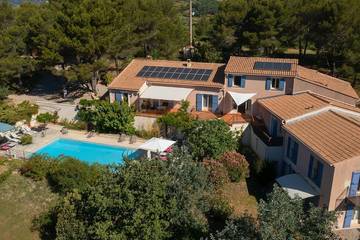 Gîte pour 2 personnes, avec piscine ainsi que terrasse et jardin à Le Barroux