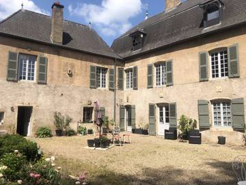 Chambre d’hôte pour 2 personnes, avec jardin, animaux acceptés à Cluny