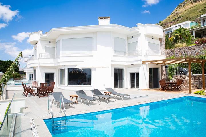 Location de vacances pour 10 personnes, avec terrasse et jardin à Bodrum - 4