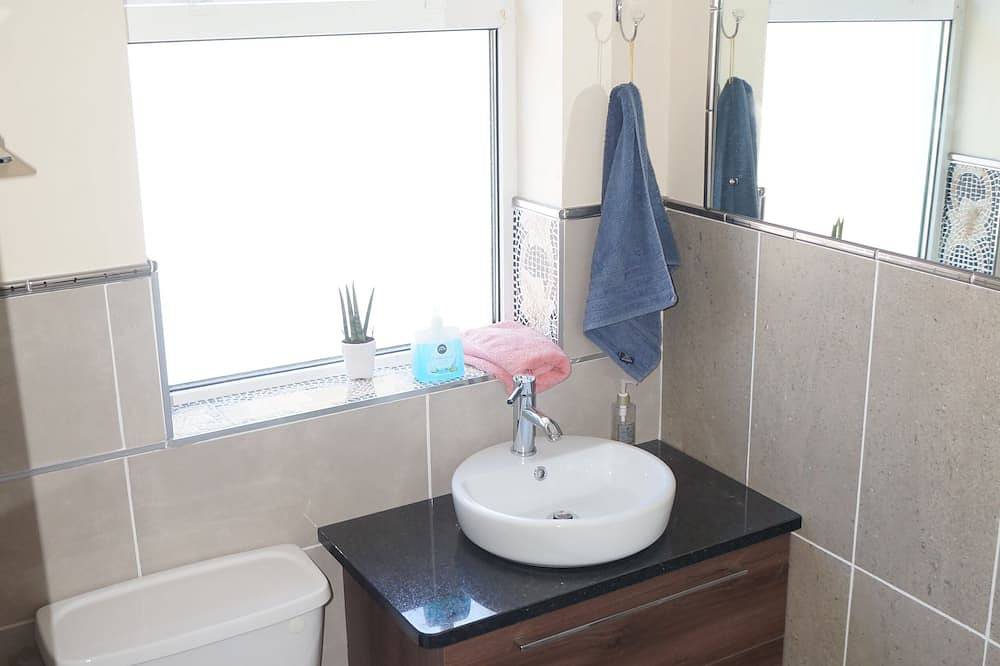 Entire apartment, Outstanding panoramic views of Galway Bay in the heart of a historic Site. in Galway, County Galway