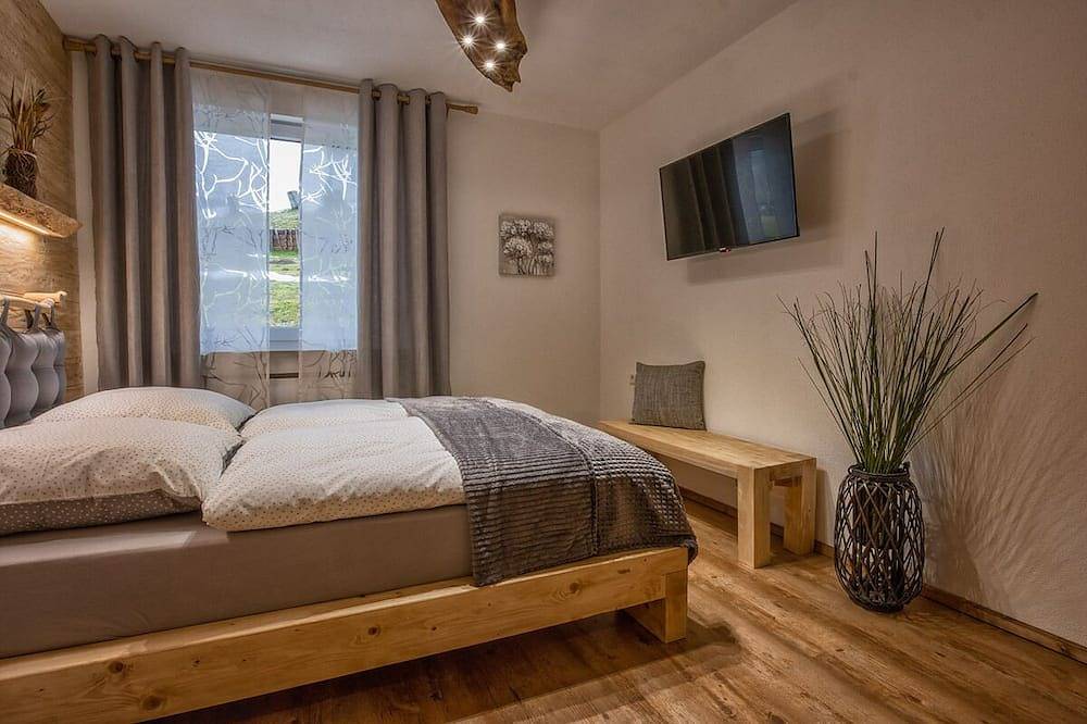 Ganze Wohnung, Exklusive Ferienwohnung im Ferienhaus Enzquelle in Enzklösterle, Nordschwarzwald