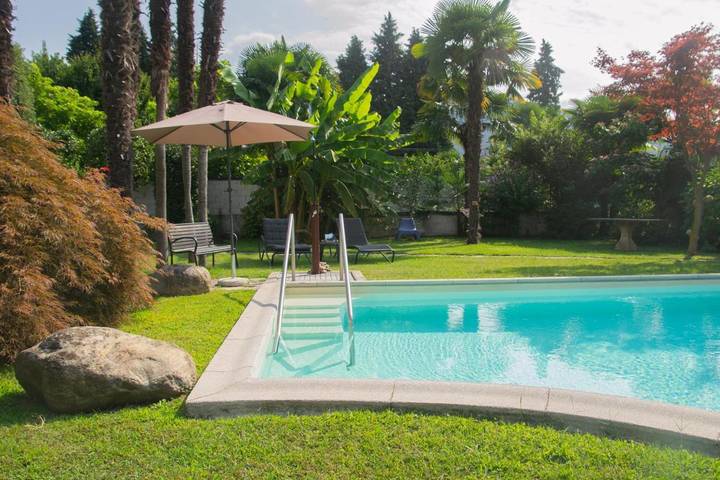 Villa per 5 persone, con Balcone e Terrazza nonché Piscina a Comune di Cannobio