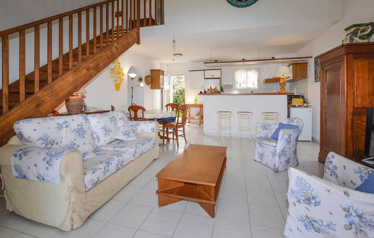 Moderno apartamento junto a la playa con piscina y wifi in Cervione, Región de Corte