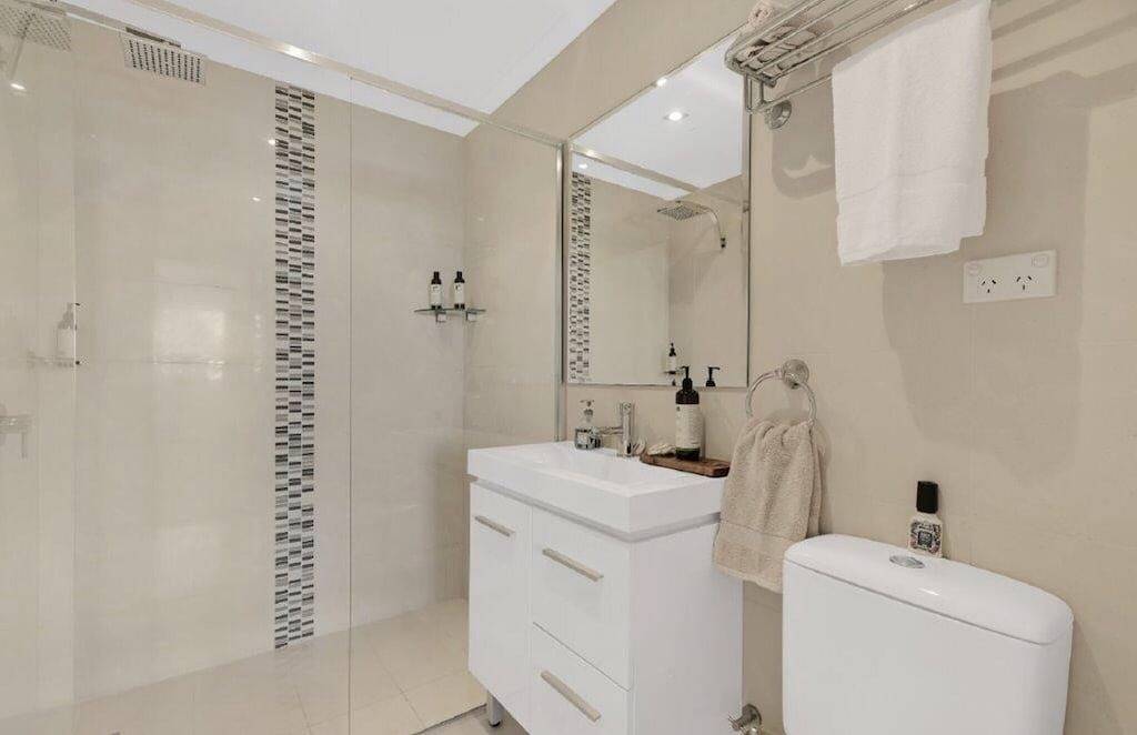 Ganze Wohnung, Penthouse im Dachgeschoss mit privatem Whirlpool auf der Dachterrasse in The Entrance, New South Wales