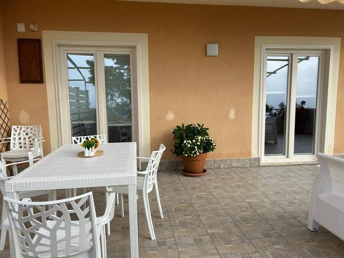 Location de vacances pour 4 personnes, avec jardin et vue à Paola - 2
